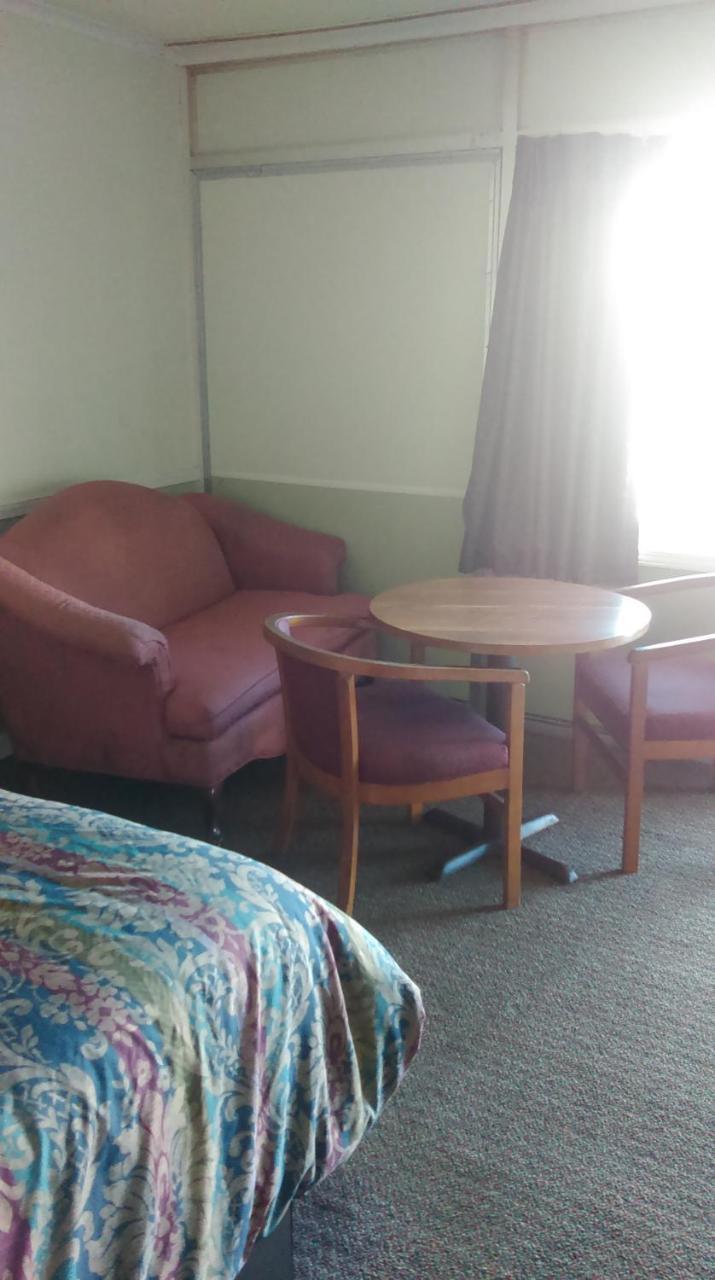 Aristocrat Motor Inn Bolivar Extérieur photo