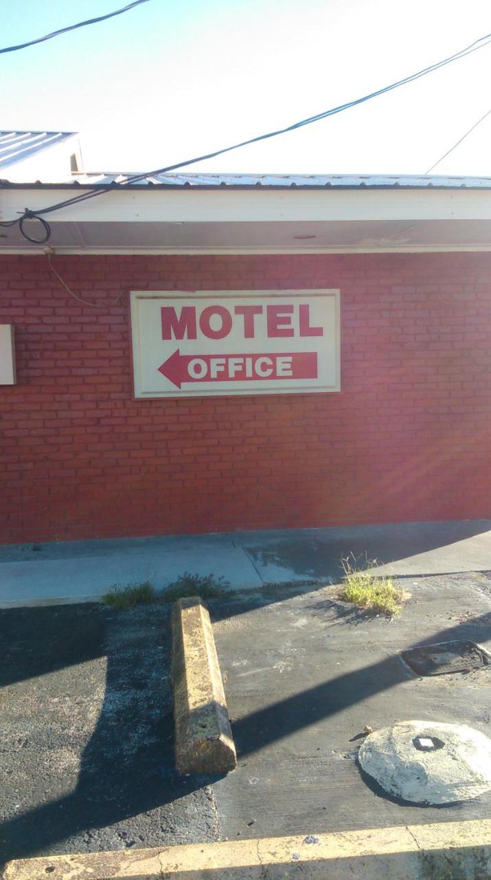 Aristocrat Motor Inn Bolivar Extérieur photo
